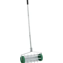 Rootz Lawn Roller - Lawn Aerator - Handtagslängd justerbar - Hand Scarifier - Spiked Roller Lawn - Underhåll trädgård - Grön + Silver - 139 x 43,5 x 1 | CDON Trädgårdsverktyg