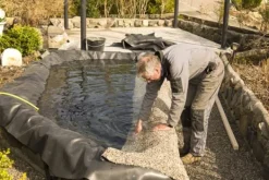 Online Stenfoder 1 m x 1 m bred För vattendragsbank Dammfoder Dammfoder Sandfärgad Fontäner & Dammar